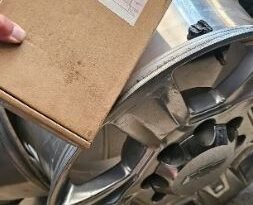 
										8 Bolt Chevy Silverado 2500 Wheels full									