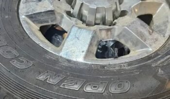 
										Winter 275 70 18 tires full									