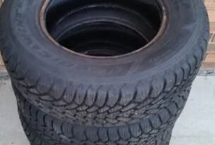 
										Set of four 195/70/R14 Good Year Nordic Winter tires. full									