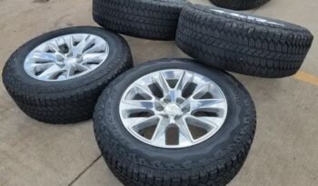 
										2024 Chevy Tahoe Z71 (Yukon) OEM rims and tires full									