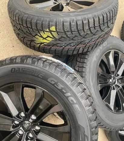 
								2022 FORD F150 Lariat Sports Black rims and Toyo Observe G3-ICE Winter tires full									