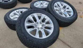 
										2024 Chevy Tahoe Z71 (Yukon) OEM rims and tires full									