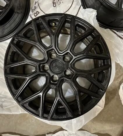 
								17×7-5 Envy Winter Aluminum rims full									