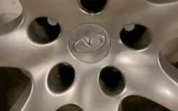 18″ Infiniti rims with tires
