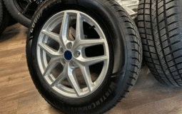 2023 Ford Edge OEM rims and Goodyear Winter tires