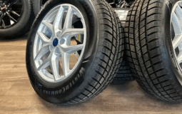 2023 Ford Edge OEM rims and Goodyear Winter tires