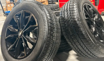 
										2017-2024 Chevrolet Equinox rims and all season tires full									