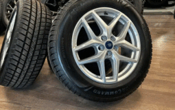 2023 Ford Edge OEM rims and Goodyear Winter tires