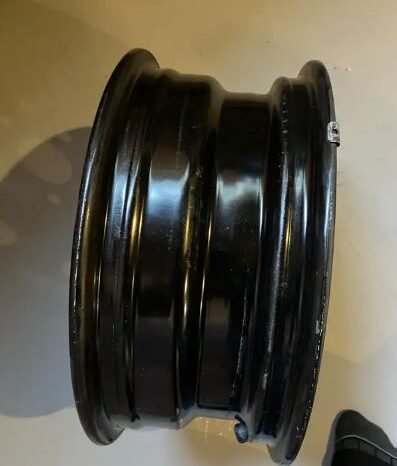 
								15” x 6” Steel Rims – Great Condition full									