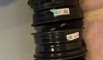 
										15” x 6” Steel Rims – Great Condition full									