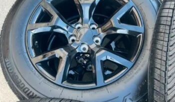 
										All Season 2014-2023 Jeep Cherokee 17inch rims and tires full									