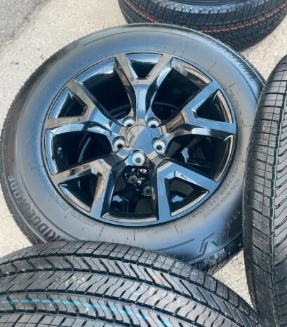 
								All Season 2014-2023 Jeep Cherokee 17inch rims and tires full									