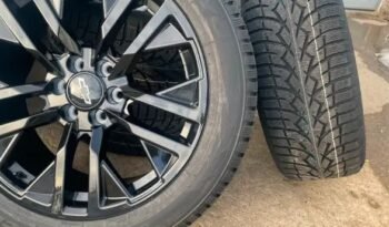 
										2022 GMC Chevy Toyo winter Package full									