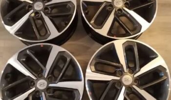 
										18″ OEM hyundai rims full									