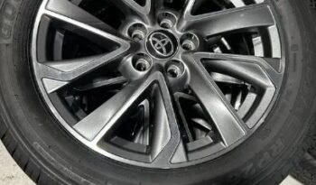 
										2023 Toyota Corolla rims and all season tires full									