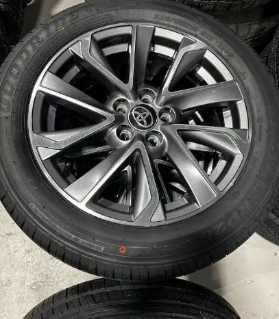 
								2023 Toyota Corolla rims and all season tires full									