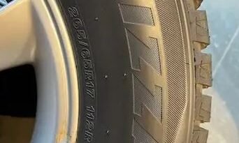 
										Set of 4 almost new Blizzak tires and factory Lexus wheels full									
