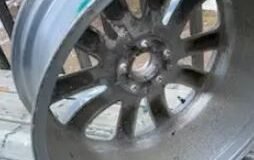 20′ FORD EXPEDITION 20 INCH RIM LOCATED BY SLAVE LAKE AB