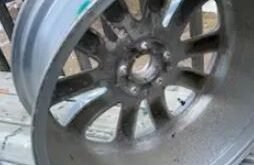 20′ FORD EXPEDITION 20 INCH RIM LOCATED BY SLAVE LAKE AB