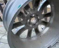 
										20′ FORD EXPEDITION 20 INCH RIM LOCATED BY SLAVE LAKE AB full									