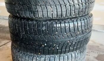 
										Michelin X ice with rims full									