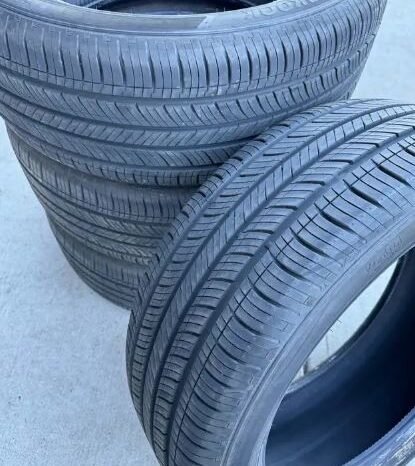 
								Hankook all season tires 235/50R19 full									