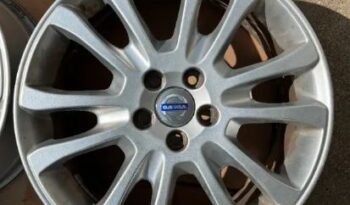 
										18 Inch Alloy Rims full									