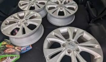 
										17″ rims from 2016 Kia Soul – OEM full									