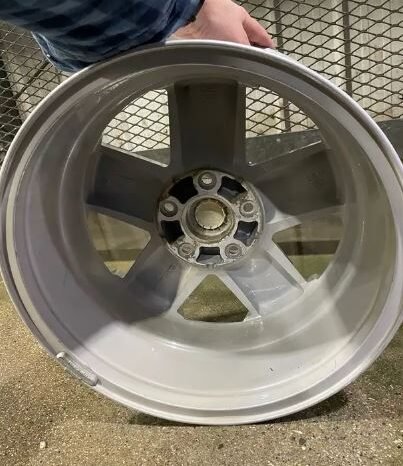 
								18” Wrangler Rim w/TPMS full									