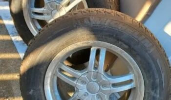 
										Michelin winter tires full									