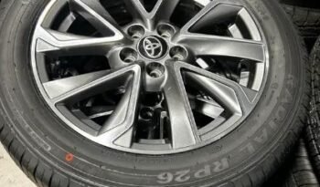 
										2023 Toyota Corolla rims and all season tires full									