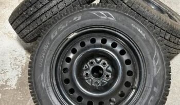
										2018 Toyota SiennaHighlander 18inch winter Rim and tires full									
