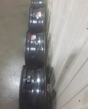 
								Set of four Honda 16X6 1/2J inch 5X114.3mm (4.5 in.) steel rims full									