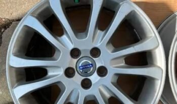 
										18 Inch Alloy Rims full									