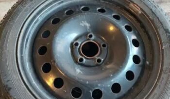 
										Michelin X ice with rims full									