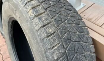 
										2 Bridgestone blizzak p265/65R18 full									