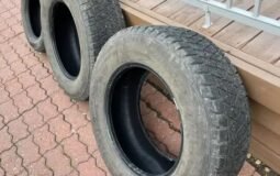 2 Bridgestone blizzak p265/65R18
