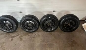 
										Rim Like New 225/65/R17 Champiro Tire full									