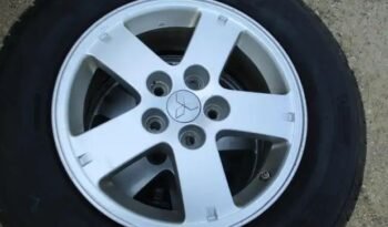 
										Michelin tires and rims 215/70/R16 full									