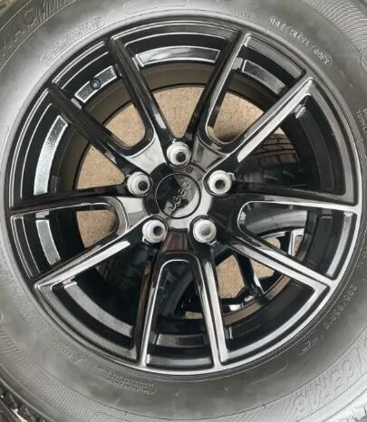 
								J5. New 2015-2022 Jeep Grand Cherokee SPYDER MONKEY rims and all full									