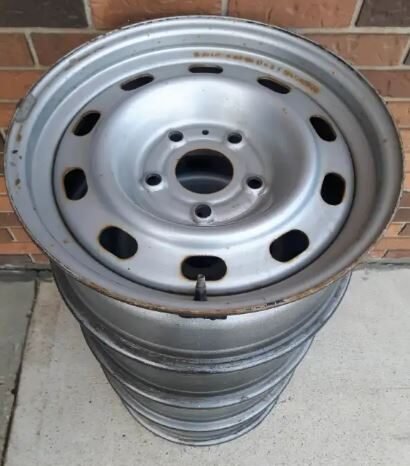 
								Set of four 17in. X7J – 5X139.7mm (5.5in) steel rims full									