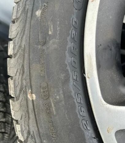 
								265/50R20 winter tires full									