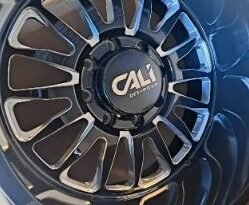 
										BRAND NEW Cali Rims gloss black and milled full									