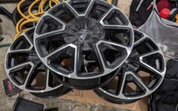22″ stock 2021 Chevrolet Tahoe wheels