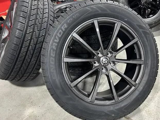 
								2023 Ford Explorer Braelin rims and all season tires full									