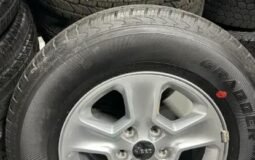 Brandnew 2012-2022 Jeep Grand Cherokee 17inch rims and tires