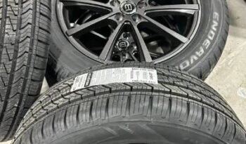 
										2023 Ford Explorer Braelin rims and all season tires full									