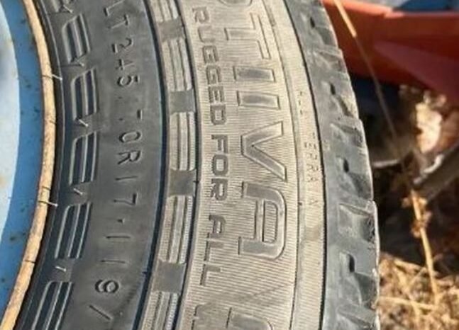 
								4 Nokian Rotiva 245/70R17 tires and rims full									