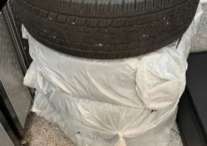 
								Continental CrossContact XL20 All Season Tires full									