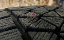 Bridgestone Blizzaks (set of 4 , no rims)